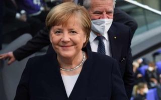 Điều đầu tiên bà Angela Merkel muốn làm sau 16 năm quên bản thân