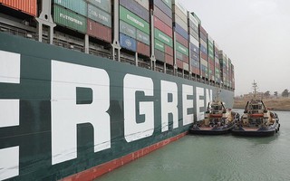 Kênh đào Suez bị tàu container Ever Given chặn, thương mại thế giới ách tắc nhiều tuần