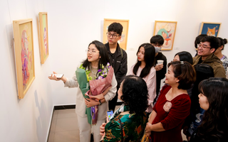 Nữ sinh Hà Nội tổ chức triển lãm đặc biệt "Hồi hải mã" gây quỹ từ thiện