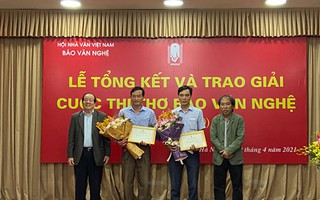 "Mẹ tôi chửi kẻ trộm" được trao giải: Cuộc thi thơ gây nhiều tranh cãi