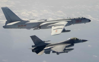 NÓNG: Sau cảnh báo từ Mỹ, 25 máy bay Trung Quốc tiếp tục áp sát Đài Loan