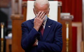 Thử thách xếp hàng chờ Tổng thống Joe Biden