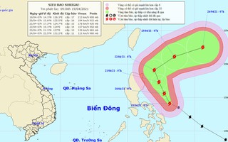 Siêu bão Surigae giật trên cấp 17 liên tục đổi hướng