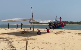 Thi thể ngư dân Quảng Bình mất tích được tìm thấy trên biển