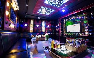 Hà Nội đóng cửa bar, karaoke từ 0 giờ ngày 30-4