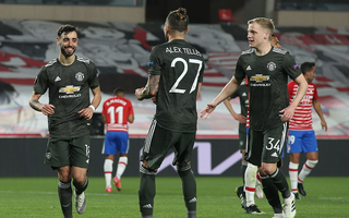 Hạ đẹp chủ nhà Granada, Man United cầm chắc vé bán kết Europa League