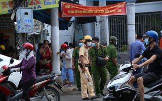 Một người bị đâm, nằm bất động ở khu vực chợ Nhị Tì - Tiền Giang
