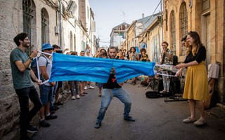 Covid-19: Bí quyết thành công của Israel và Anh