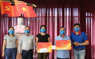 Chương trình "Mai Vàng nhân ái" thăm 3 nghệ sĩ, nhà báo tỉnh Đồng Nai