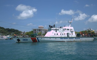 Phú Quốc: Cảnh sát biển điều 2 tàu ngăn nhập cảnh trái phép