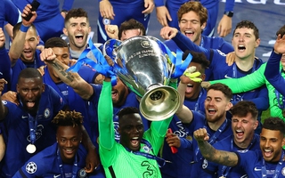 Chelsea vô địch Champions League từ đống đổ nát