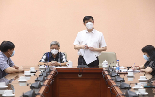 Thứ trưởng Bộ Y tế Nguyễn Trường Sơn và đoàn sang Lào công tác thực hiện cách ly tập trung