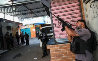 Brazil: Cảnh sát truy quét tội phạm như phim, ít nhất 25 người chết