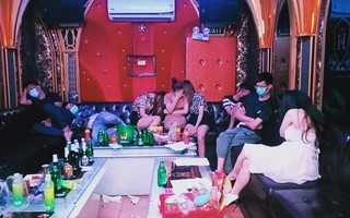 31 "dân chơi" tụ tập tới quán karaoke New 5 sao "bay, lắc" giữa mùa dịch
