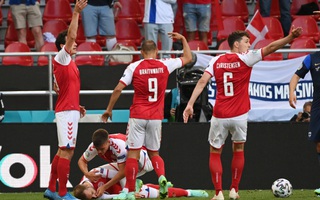 Eriksen đổ gục xuống sân, cầu thủ Đan Mạch, Phần Lan bật khóc