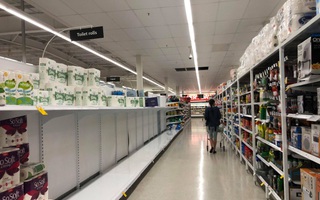 Dân Úc "vét" siêu thị khi nghe lệnh phong tỏa