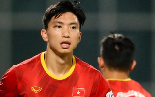 CLIP: Văn Hậu bầm tím mắt sau khi trở lại tập luyện cùng đội tuyển Việt Nam