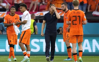 Hà Lan bị loại, KNVB chính thức sa thải HLV Frank de Boer