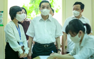 CLIP: Chủ tịch UBND TP Hà Nội kiểm tra trước kỳ thi tốt nghiệp THPT năm 2021
