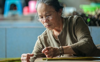 Chiêm ngưỡng các công đoạn dệt lụa bằng tơ sen độc đáo ở Việt Nam