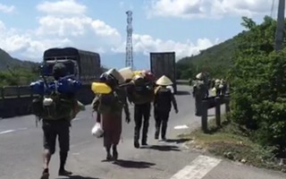 Không có tiền, 47 người Hrê được Khánh Hòa hỗ trợ đưa về quê Quảng Ngãi