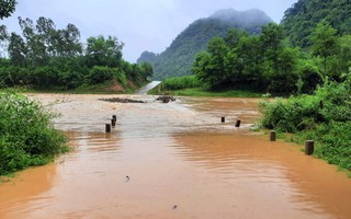 Mưa lớn gây ngập lụt chia cắt nhiều thôn, bản ở Quảng Bình