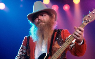 Nghệ sĩ Dusty Hill qua đời trong lúc ngủ