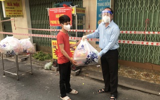 Phó Bí thư Thành ủy TP HCM Nguyễn Hồ Hải thăm "vùng xanh" và khu phong tỏa ở quận Tân Bình