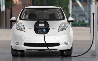 Ôtô điện sẽ nộp lệ phí trước bạ bằng 50% ôtô chạy xăng, dầu