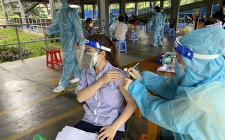Hơn 300 công nhân KCX Tân Thuận được tiêm vắc-xin Vero Cell