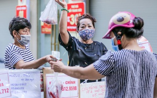 CLIP: Cứ alo là có hàng tại “chợ nhà giàu” trong thời điểm giãn cách xã hội