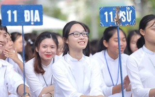 Học sinh về quê tránh dịch không kịp trở lại trường, Bộ GD-ĐT chỉ đạo giải quyết thế nào?