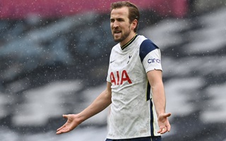 Harry Kane bị HLV trưởng Tottenham cảnh cáo, gạch tên