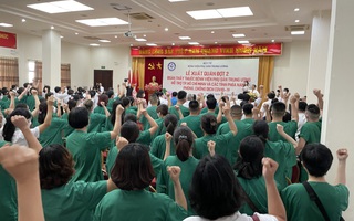 122 thầy thuốc Bệnh viện Phụ sản Trung ương lên đường vào miền Nam hỗ trợ chống dịch Covid-19