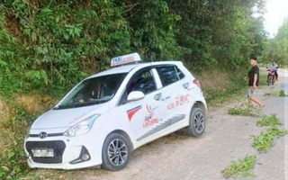 Truy tìm nghi phạm mặc quần bò xanh, áo phông trắng cắt cổ tài xế xe taxi