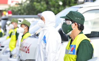 Cận cảnh đội hình xe cứu thương Bộ Quốc phòng điều động đến TP HCM tham gia chống dịch Covid-19