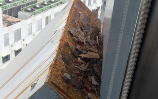 Clip: Thót tim với cảnh xử lý sự cố từ tầng 21 một tòa nhà ở trung tâm TP HCM