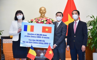 Romania tặng 300 ngàn liều vắc-xin AstraZeneca cho Việt Nam