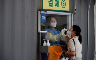 Hàn Quốc: Hai ca mắc biến thể Covid-19 "lẩn trốn được vắc-xin"