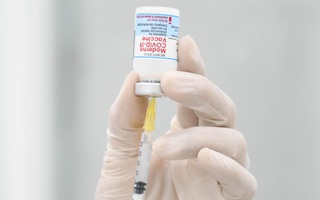 Không tiêm vắc-xin Moderna cho người đã tiêm mũi 1 AstraZeneca