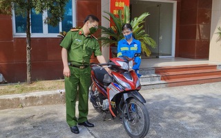 Nữ công nhân môi trường đô thị bị cướp được tặng xe máy