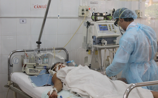 Nhiều khoa của Bệnh viện Khánh Hòa dừng nhận bệnh nhân vì 4 nhân viên nhiễm SARS-CoV-2