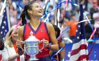 Tay vợt xinh đẹp 18 tuổi tạo kỷ lục hiếm có khi đăng quang US Open 2021