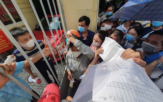 Bí thư Hà Nội truy trách nhiệm lãnh đạo phường để người dân chen lấn tại điểm tiêm vắc-xin
