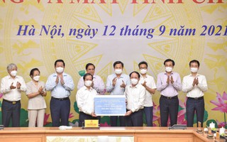 Thủ tướng Phạm Minh Chính phát động chương trình "Sóng và máy tính cho em"