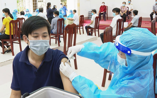 Cách chức Giám đốc Trung tâm Y tế TP Trà Vinh do tiêm vắc-xin sai đối tượng