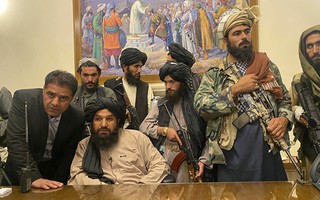 "Phó thủ tướng" của Taliban bỏ chạy sau cuộc ẩu đả trong dinh tổng thống?