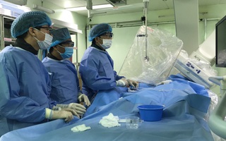 Một bệnh viện ở Cần Thơ cứu sống bệnh nhân Trung Quốc rất nguy kịch