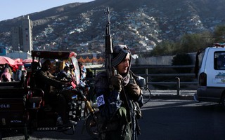 IS "đánh bom liên hoàn”, hàng chục tay súng Taliban thương vong