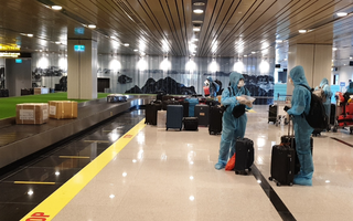 Chuyến bay đầu tiên thí điểm "hộ chiếu vắc-xin" đã hạ cánh tại sân bay Vân Đồn